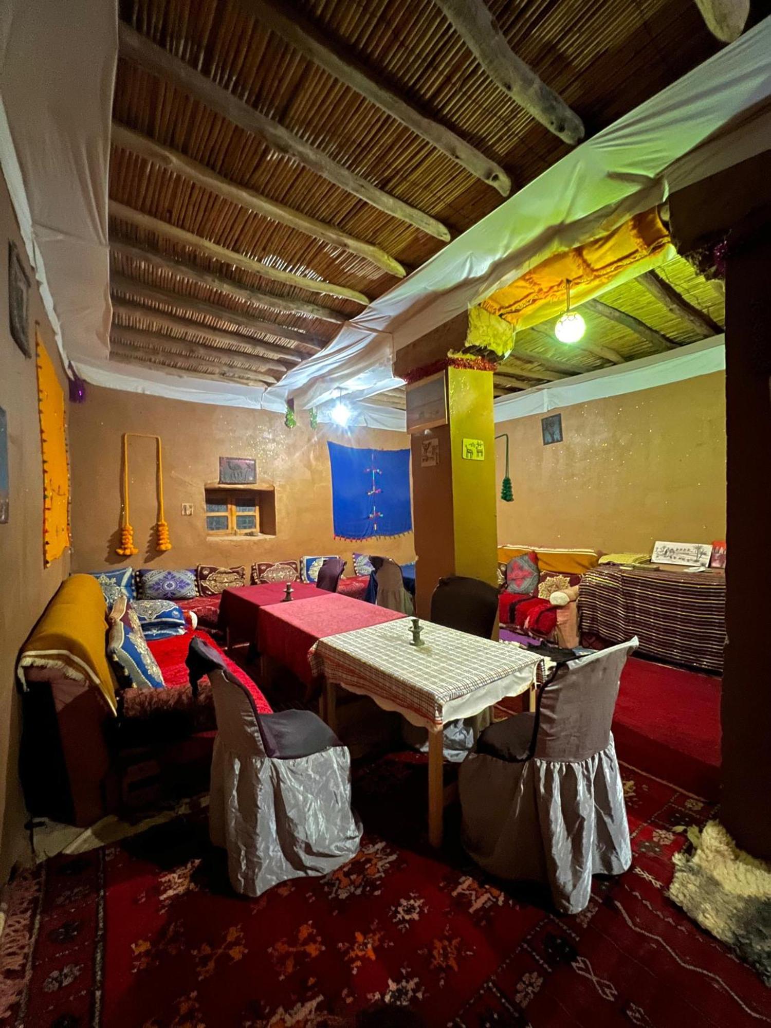 姆哈米德 Camp Mbark Authentic酒店 外观 照片